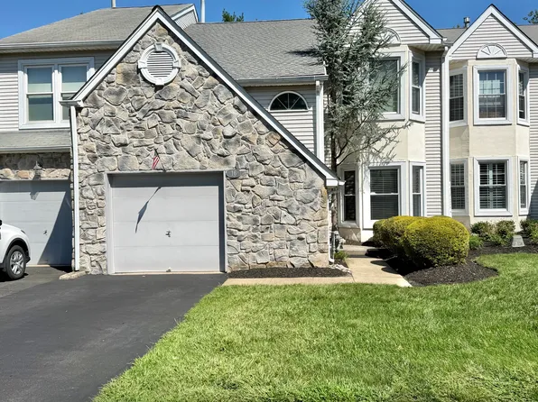 16 Martin Ct, Newtown, PA 18940