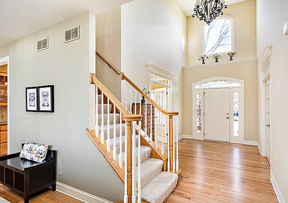 4th image of 2687 Charter Oak Dr