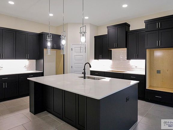 4th image of 2106 Su Casa Cir