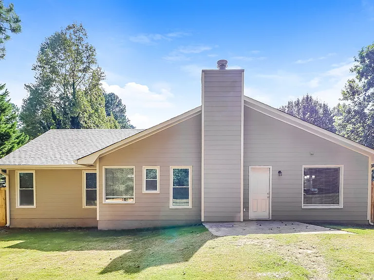 35 Riverside Ct — Photo 16