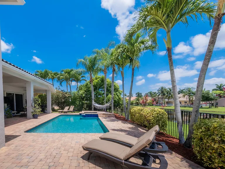 10849 Bal Harbor Dr — Photo 66