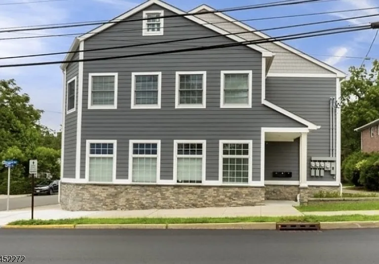 627 Bloomfield Ave #A — Photo 2