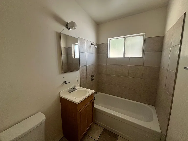 P170 — Photo 32