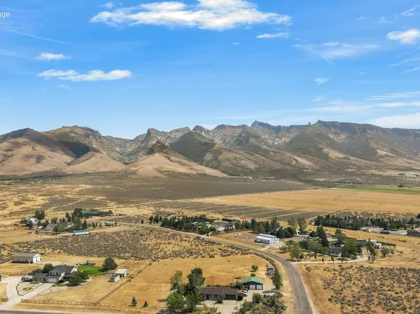 951 Pemberton Dr, Spring Creek, NV 89815