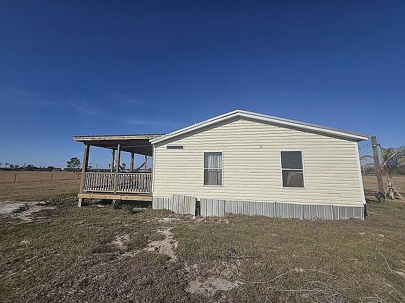 5th image of 814 Dachshund Rd