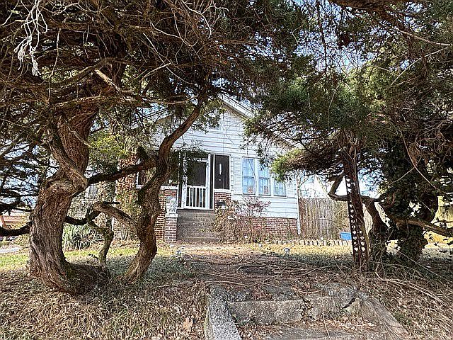 1st image of 1531 Branson Ave
