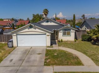 660 Gloria Ave, Sanger, CA 93657