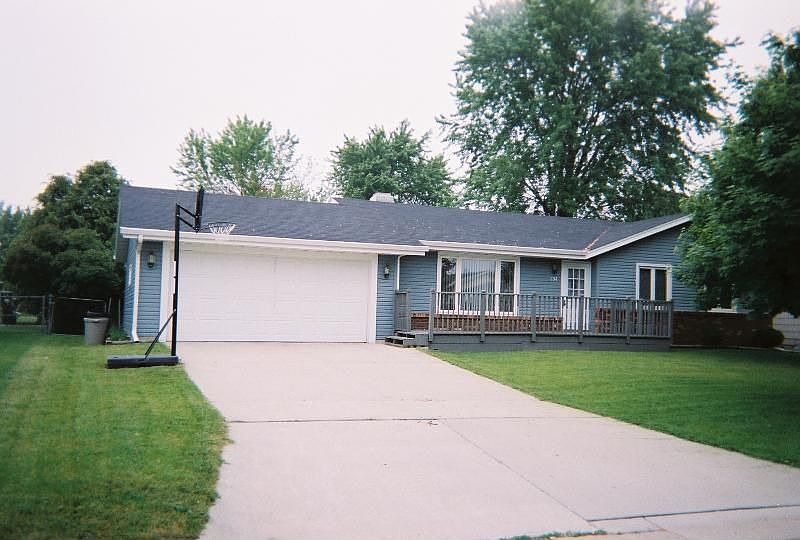 2nd image of 654 Edison Ave
