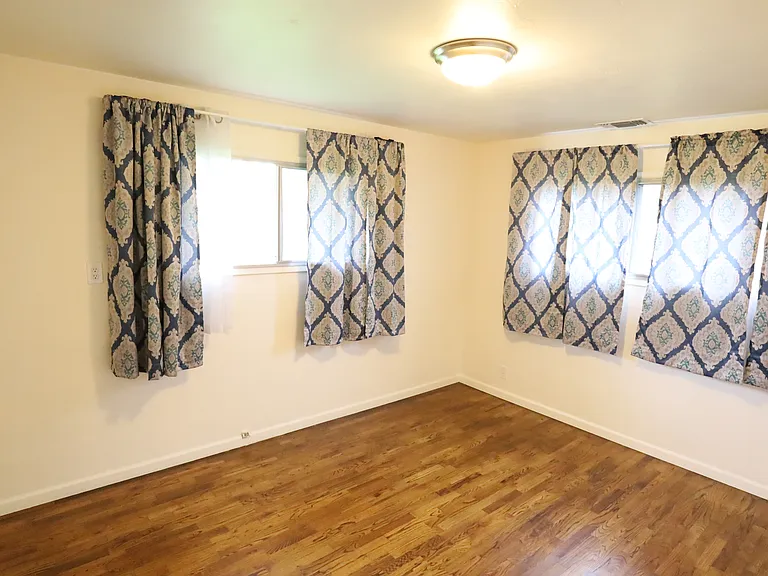 1429 SE Cherry Ln — Photo 6