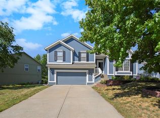 997 N Clinton St, Olathe, KS 66061