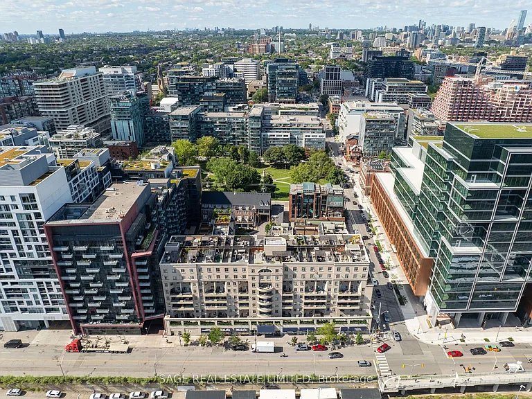 550 Front St W #438 — Photo 2