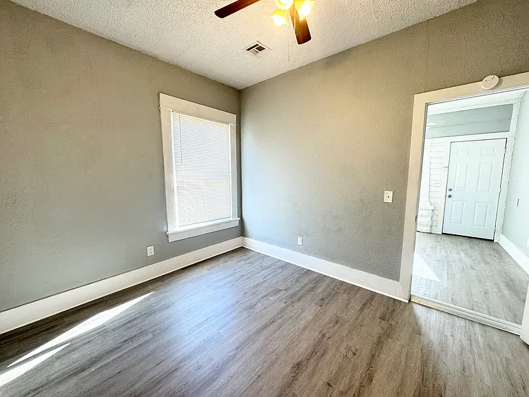 1119 NW 9th St #A — Photo 12