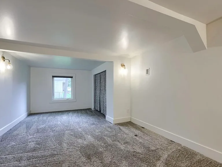934 W Vine St — Photo 4