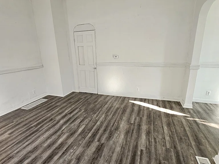405 W Grimes Ave — Photo 8