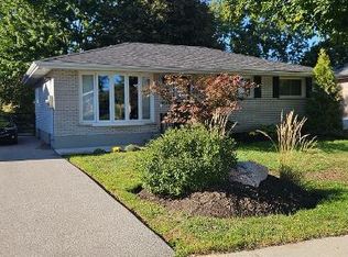 7 Cambridge Dr, Brantford, ON N3R 5E1
