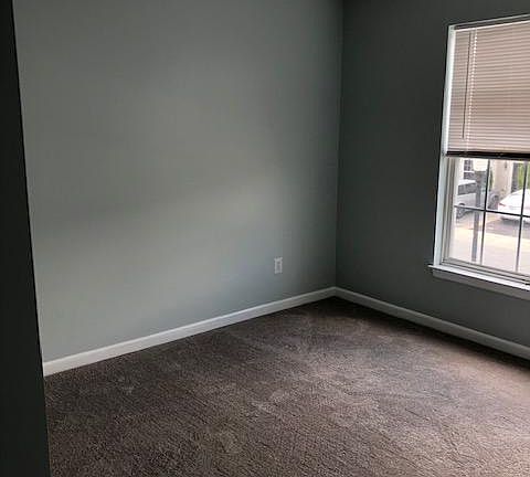5th image of 611 Wye Oak Dr