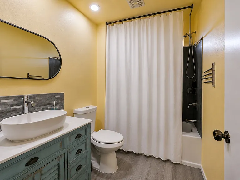 224 S Gateway Blvd #B — Photo 5