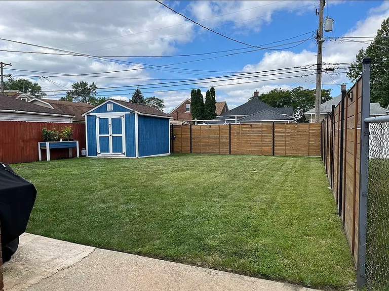 644 Freeland Ave — Photo 12