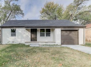 831 S Drury Ln, Wichita, KS 67207