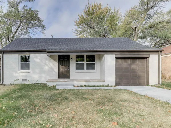 831 S Drury Ln, Wichita, KS 67207