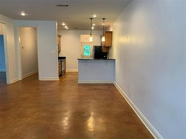 3 bed, 2.0 bath, 1274 sqft, $1,500 — Photo 3