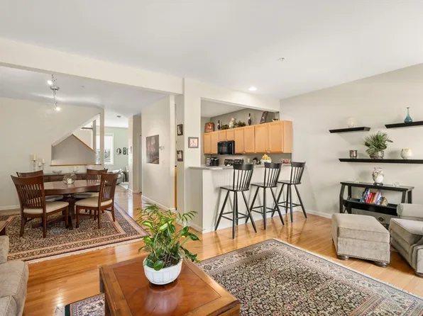 104 Lordvale Blvd Unit 104, North Grafton, MA 01536