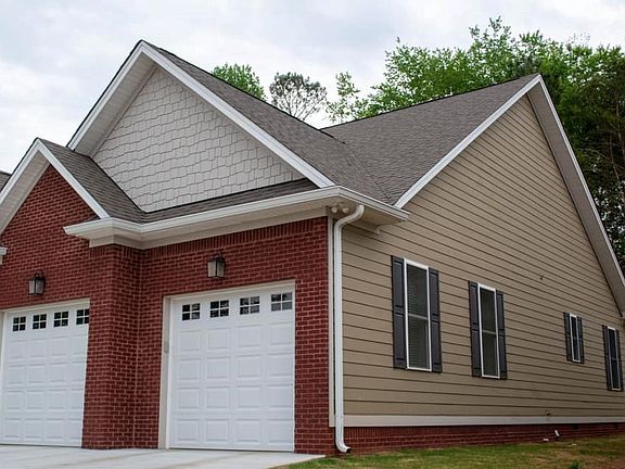 3rd image of 5023 Lakeside Ln