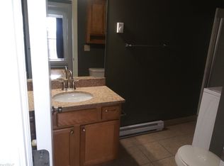 125 N Main St, Almont, MI