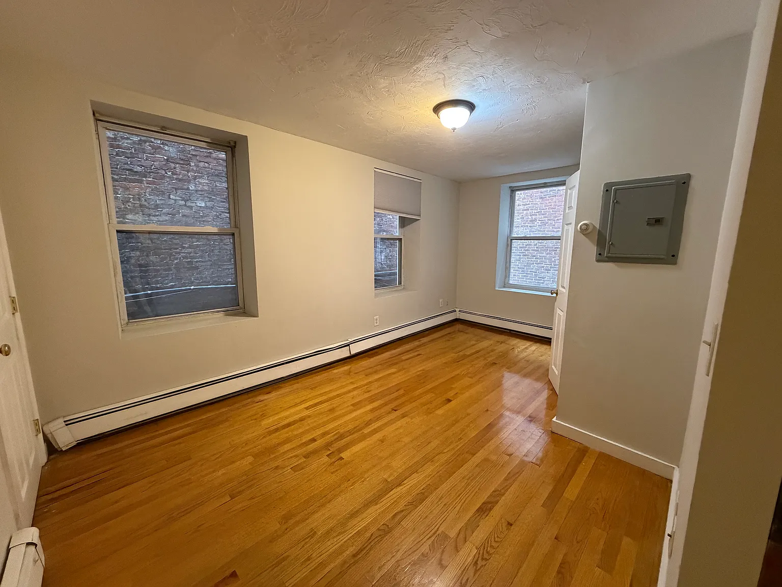 1 bed, 1.0 bath, $2,375 — Photo 3