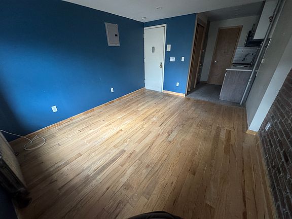 4th image of 102 Bayard St #9R
