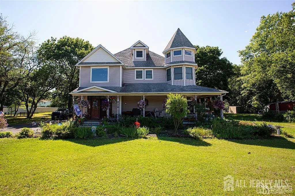 219 Johnson Ln photo 1