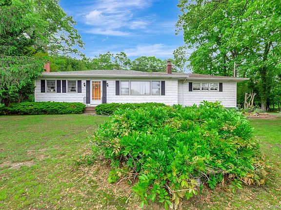 2nd image of 1431 Motor Parkway
