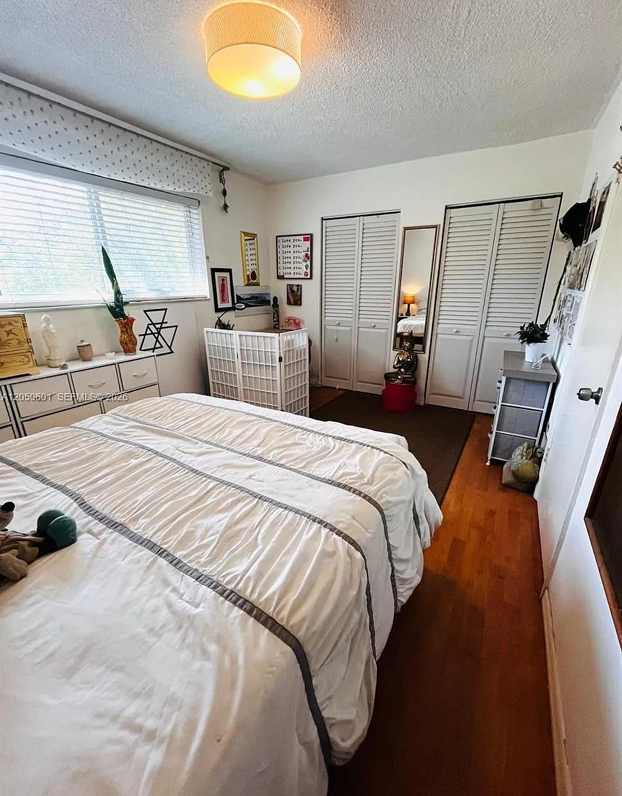 Point Bay North Condo — Photo 3