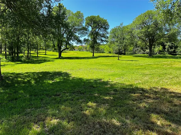 197 Colorado Dr, Cedar Creek, TX 78612
