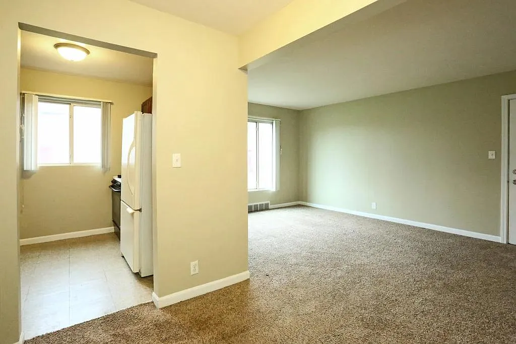 14005 Riverview St — Photo 4