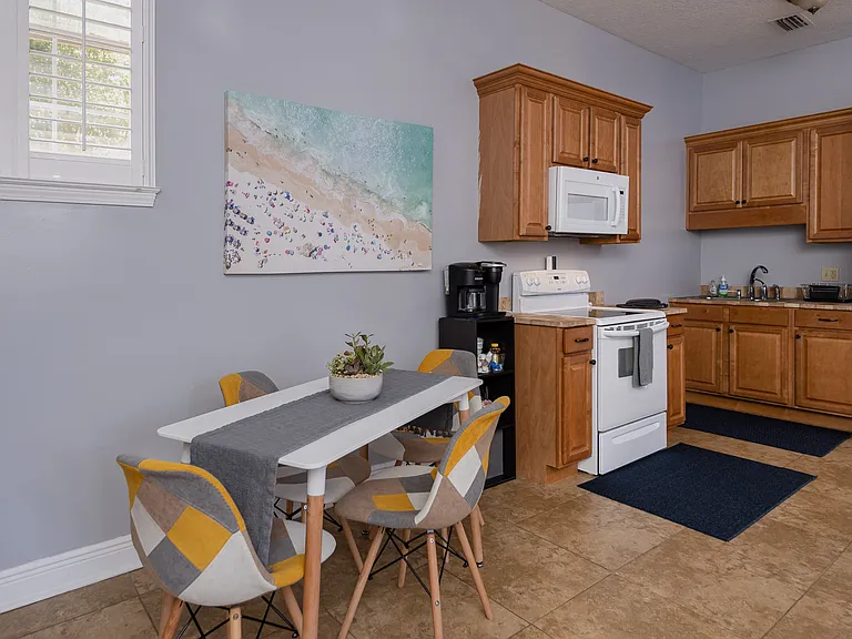 204 Bradley Dr — Photo 28