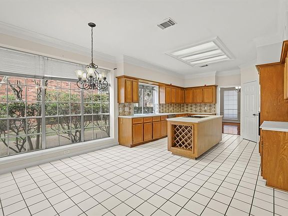 5th image of 3718 Stockbridge Dr