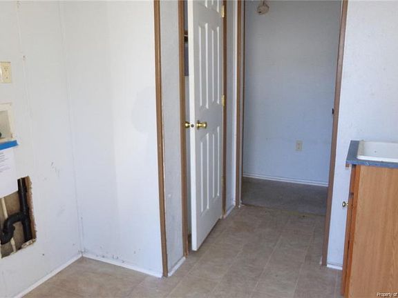 5th image of 103 Canterbury Dr