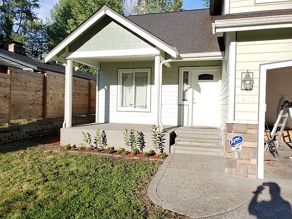 3rd image of 1410 Central St SE