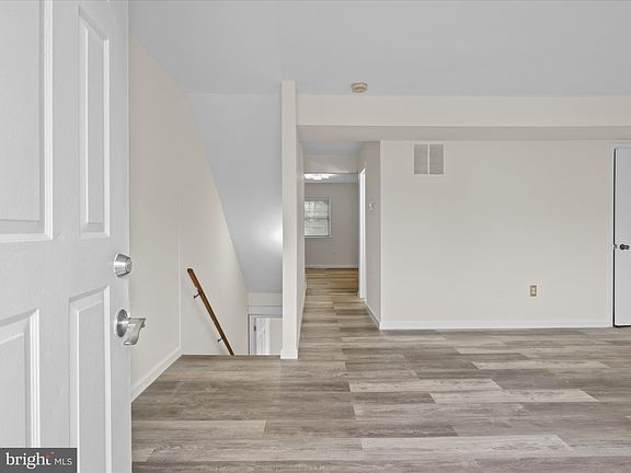 3rd image of 14855 Emberdale Dr