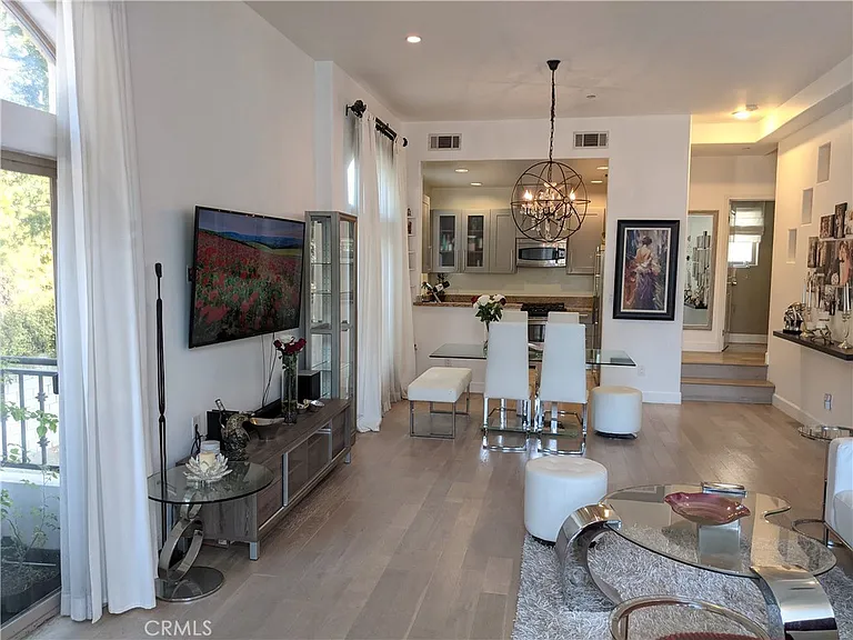 13260 Landale St — Photo 2