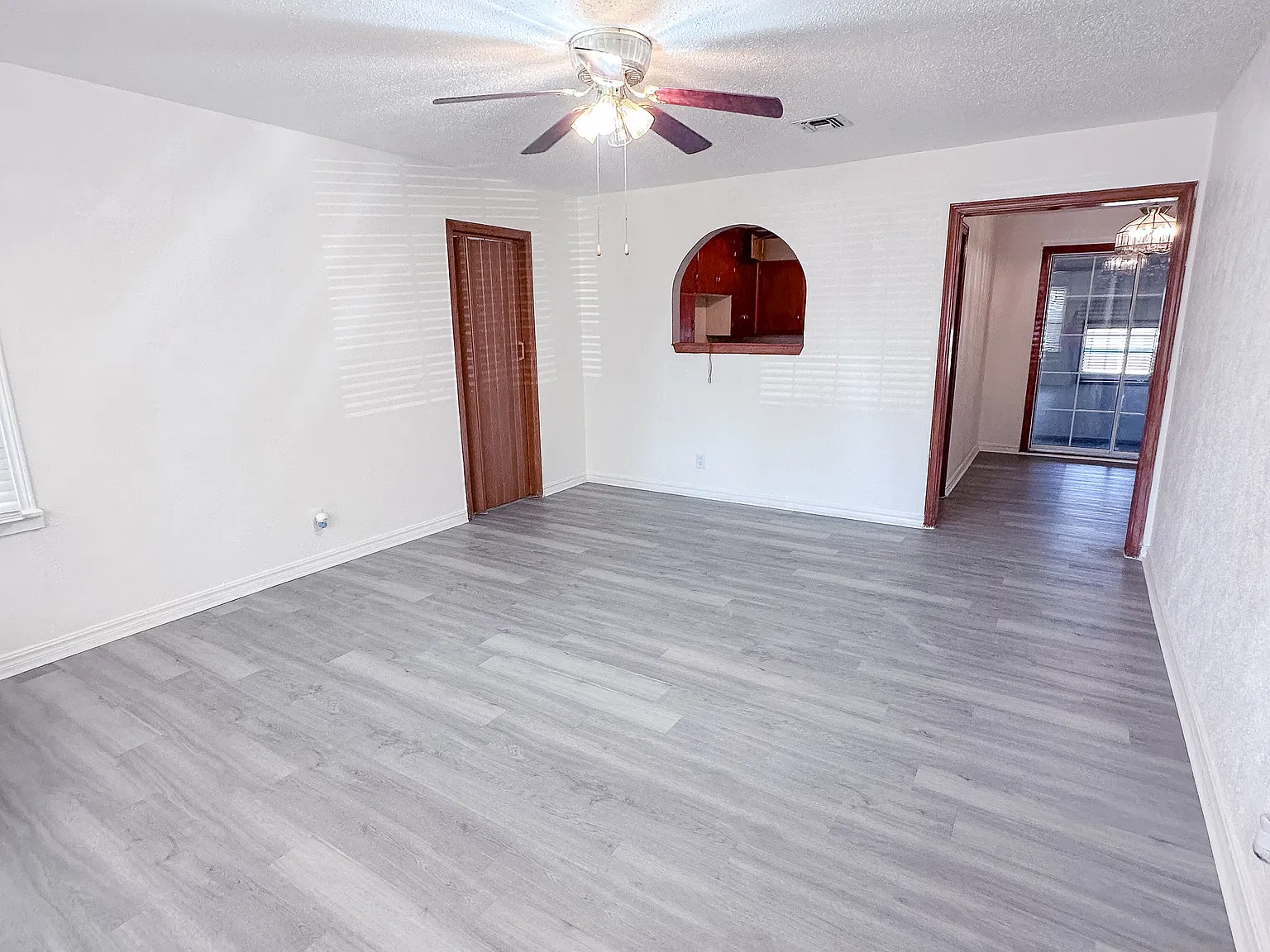 3 bed, 1797 sqft, $1,150 — Photo 2