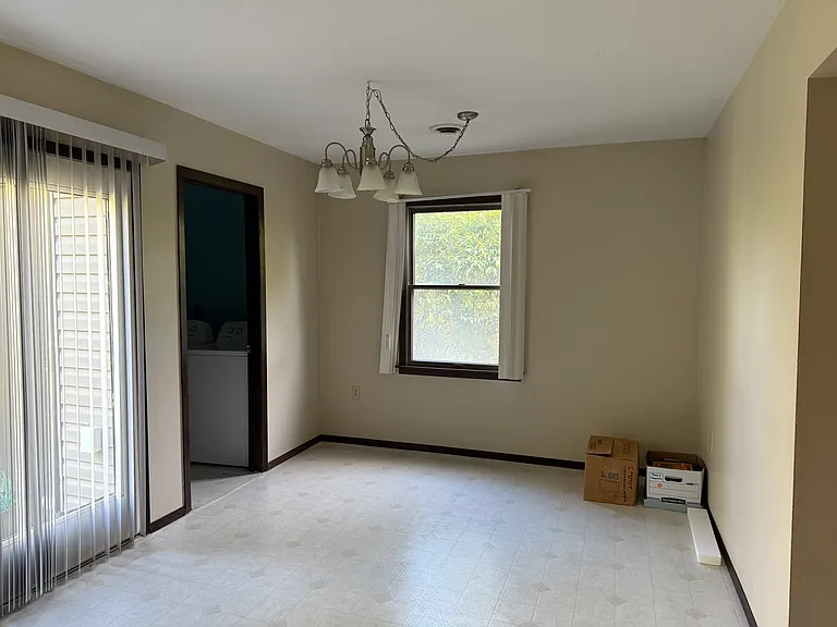 915 Southgate Dr #19 — Photo 6