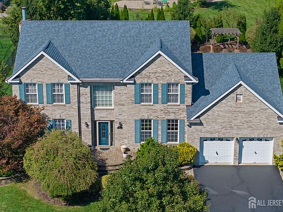 2nd image of 20 Mitchell Dr