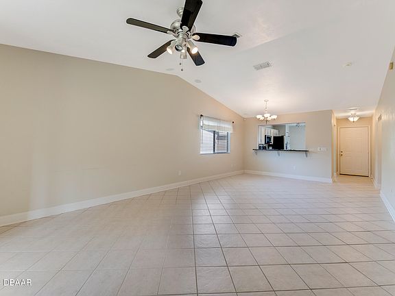 4th image of 120 Limewood Pl Unit 6