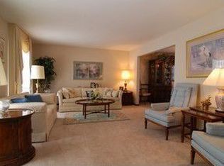 1561 Towhee Ln, Naperville, IL 60565