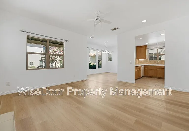 1087 Waterfall Way — Photo 14