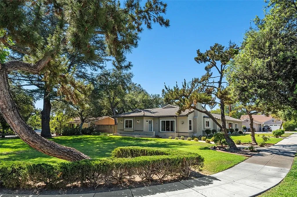 3 bed, 1898 sqft, $6,200 — Photo 4