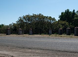 1000 S Rainbow Rte, Sanger, CA 93657