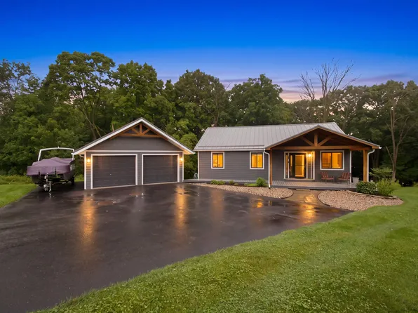 S1398 W Redstone Dr, La Valle, WI 53941